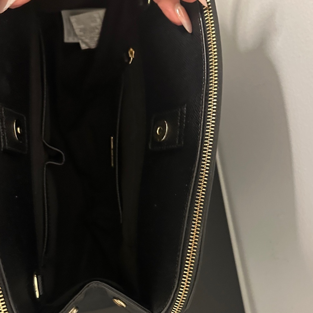 Aldo Elegant Black Handbag w Gold Hardware. NWOT. - Picture 15 of 16